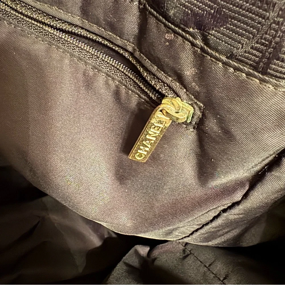 $5 Start (Live Show Only) CHANEL Travel Line Black Tote - Fixer-Upper (as is) - Picture 11 of 15